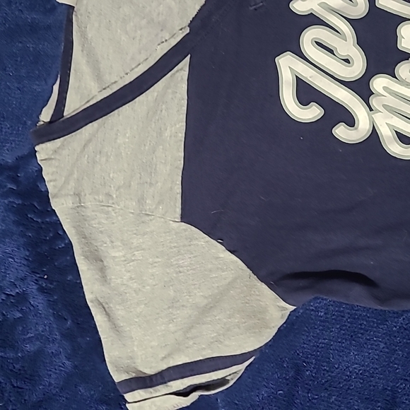 Toronto Maple Leafs Vneck - Picture 3 of 7